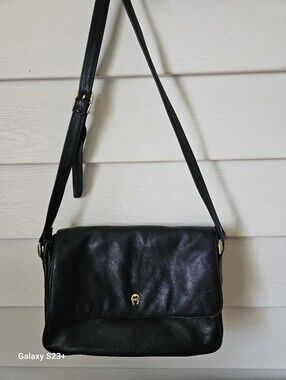 Vintage Aigner Classic Black Leather Purse - Great Condition!
